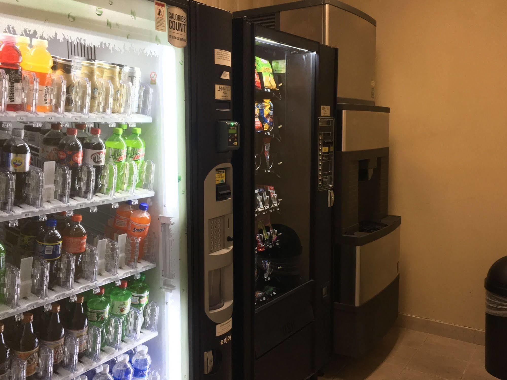 Baymont By Wyndham Fort Myers Airport Εξωτερικό φωτογραφία